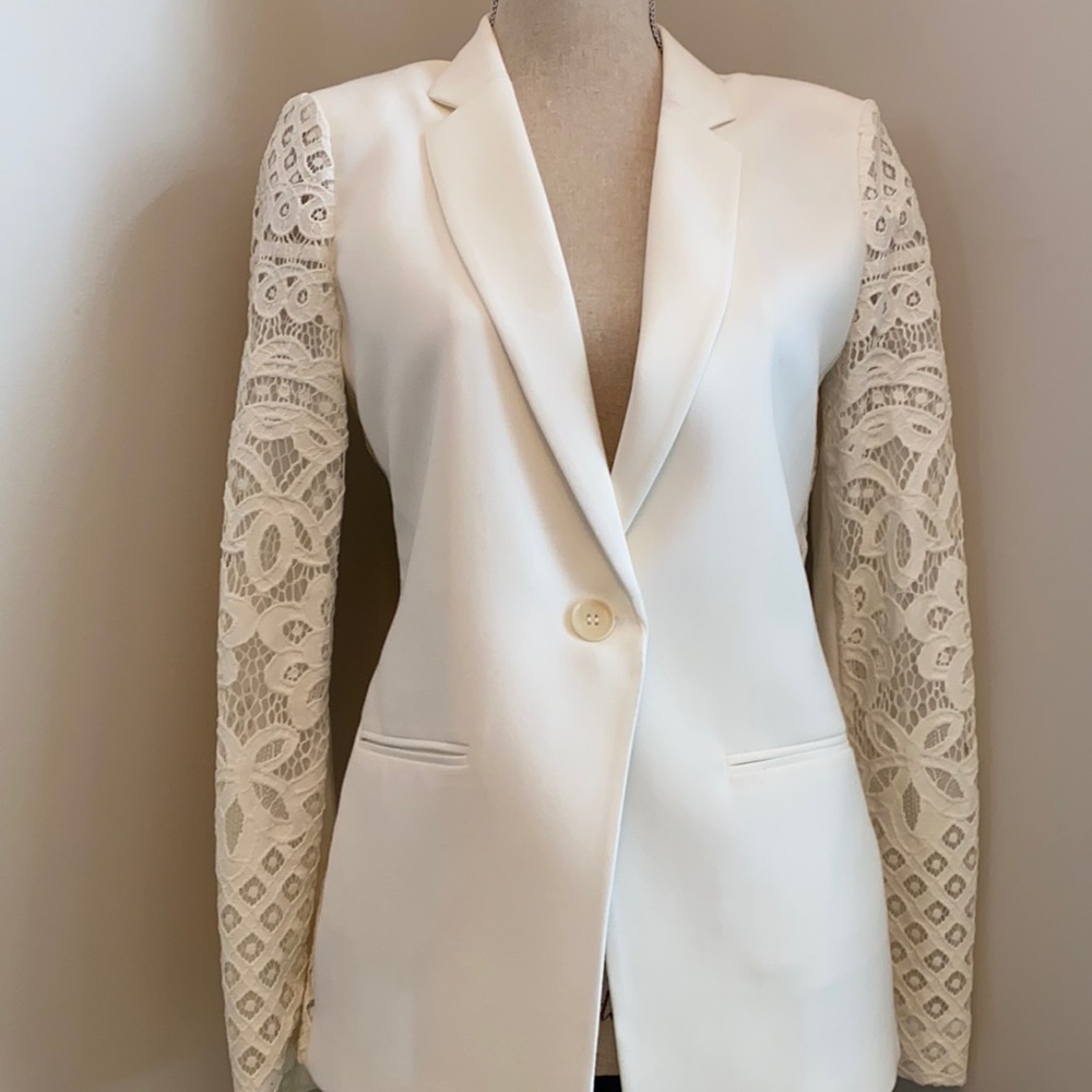 BCBG MaxAzria Ivory blazer